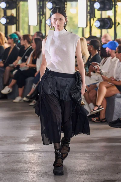 Look 19